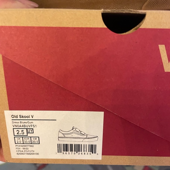 Vans - Picture 5 of 5